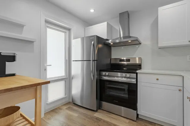 $250,000 | 1481 South Ocean Boulevard, Unit 208E, Lauderdale-by-the-Sea, FL 33062