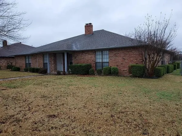 $2,000 | 101 Blue Sky Drive, DeSoto, TX 75115