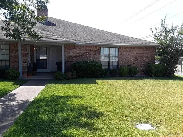 $2,000 | 101 Blue Sky Drive, DeSoto, TX 75115