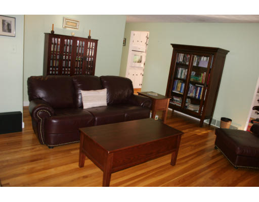 8 Peter Road North Reading, MA 01864 - Photo 5 of 11 Gallery Image 5