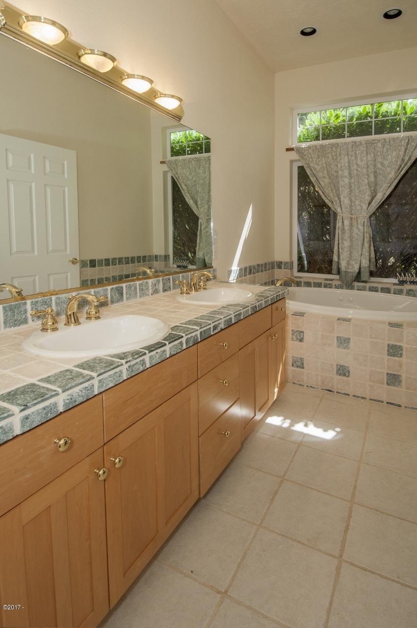 450 Edgewater Depoe Bay, OR 97341 - Photo 20 of 51 Downstairs Master Bath