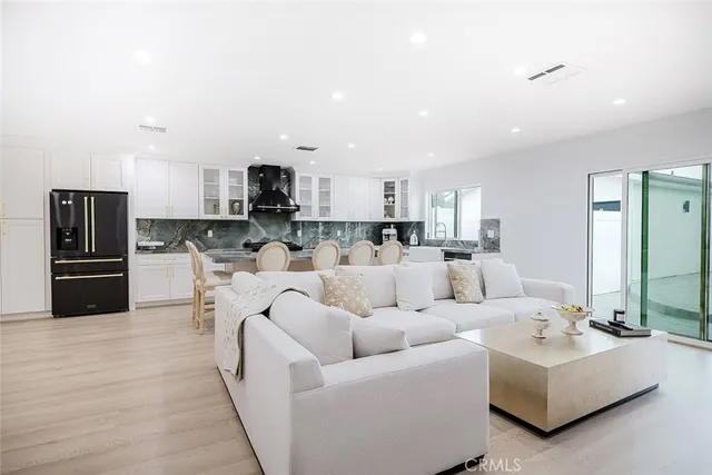 $5,800 | 7306 Farmdale Avenue, North Hollywood, CA 91605