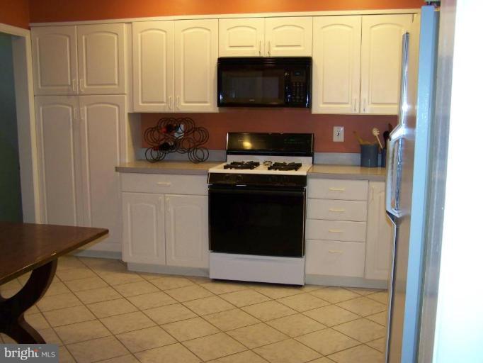 220 Charmuth Road Lutherville-Timonium, MD 21093 - Photo 6 of 18 Kitchen #2
