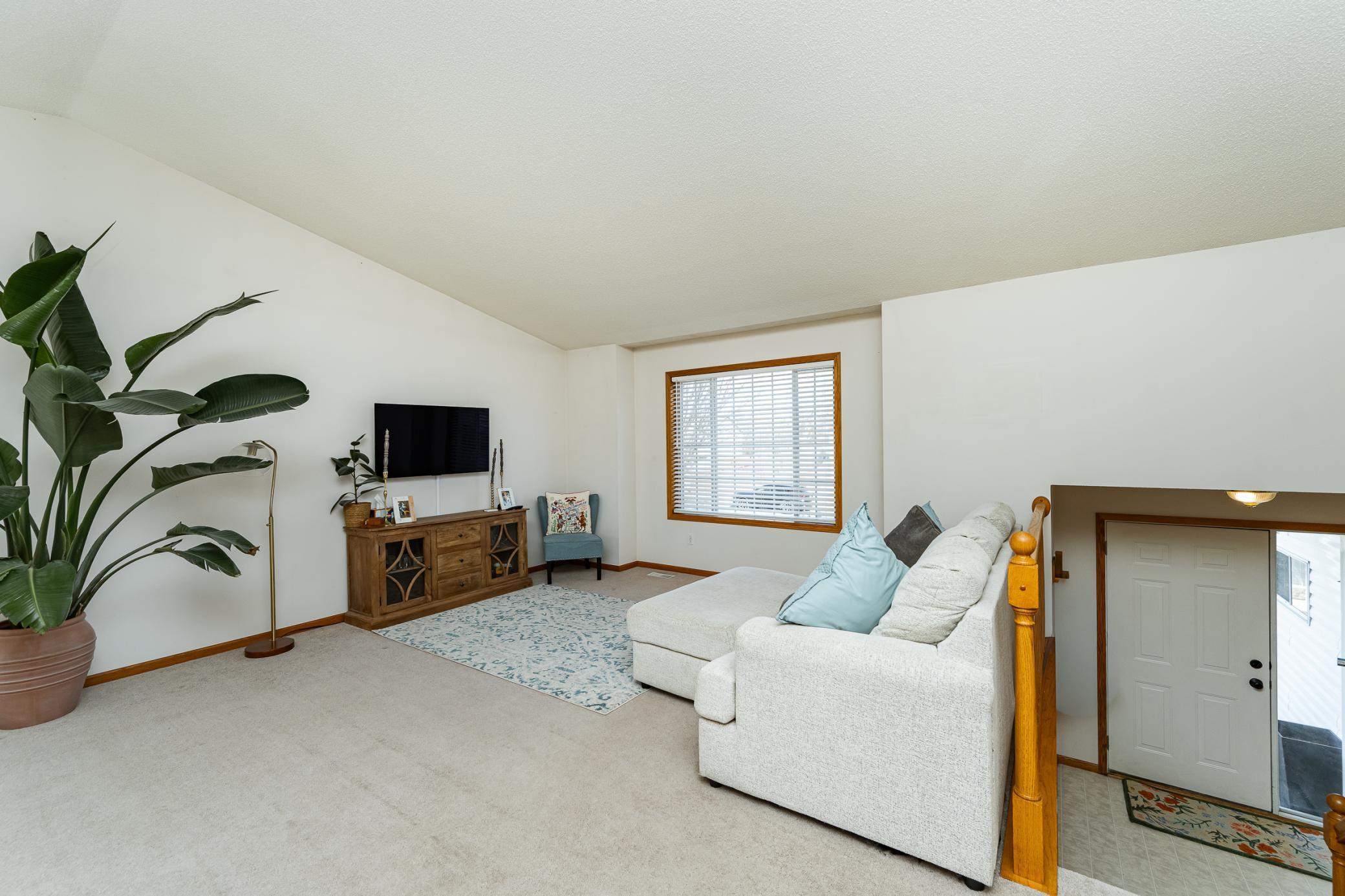 4862 Savannah Drive Northwest Rochester, MN 55901 - Photo 2 of 32