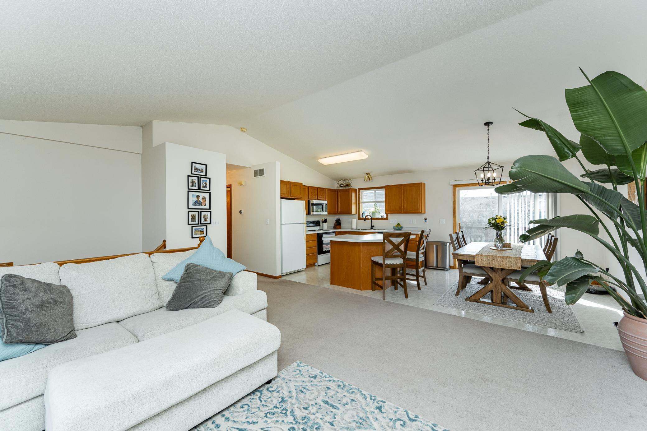 4862 Savannah Drive Northwest Rochester, MN 55901 - Photo 4 of 32