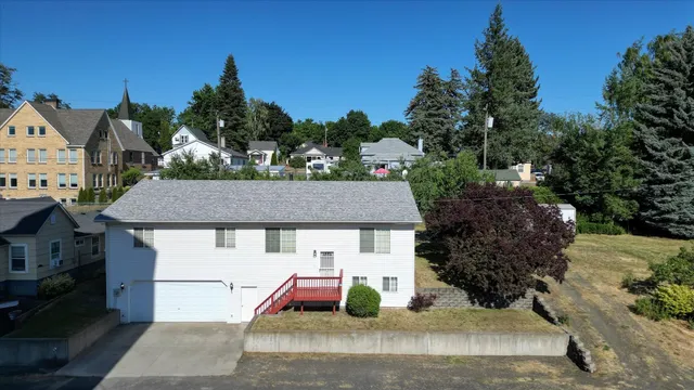 $399,999 | 320 South Ramsey Street, Tekoa, WA 99033