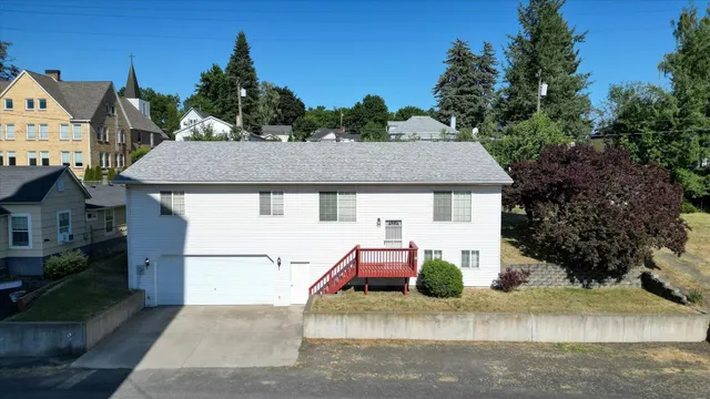 $399,999 | 320 South Ramsey Street, Tekoa, WA 99033