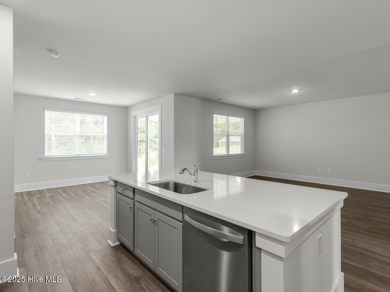 414 Matthews Farm Road, Unit LOT 185 Hubert, NC 28539 - Photo 10 of 47 HammockBay3103kitDRHL33A4210CR-009-023-1