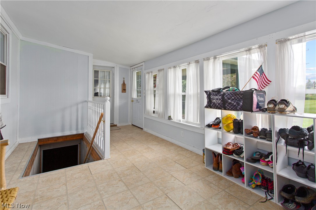 12091 Greenwich Road Homerville, OH 44235 - Photo 24 of 34 Breezeway/Mud room