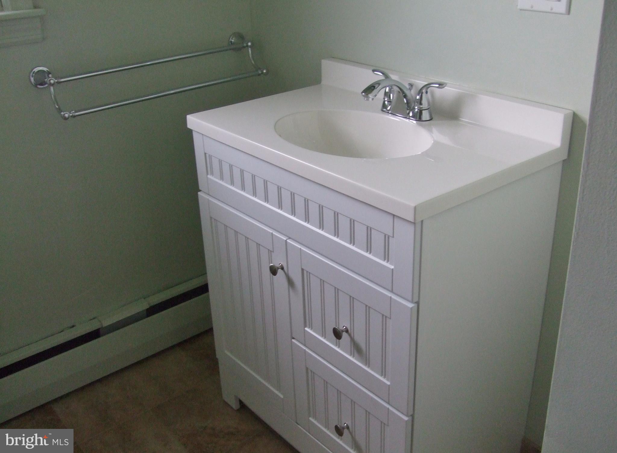 504 Poole Road Westminster, MD 21157 - Photo 15 of 26 Bath