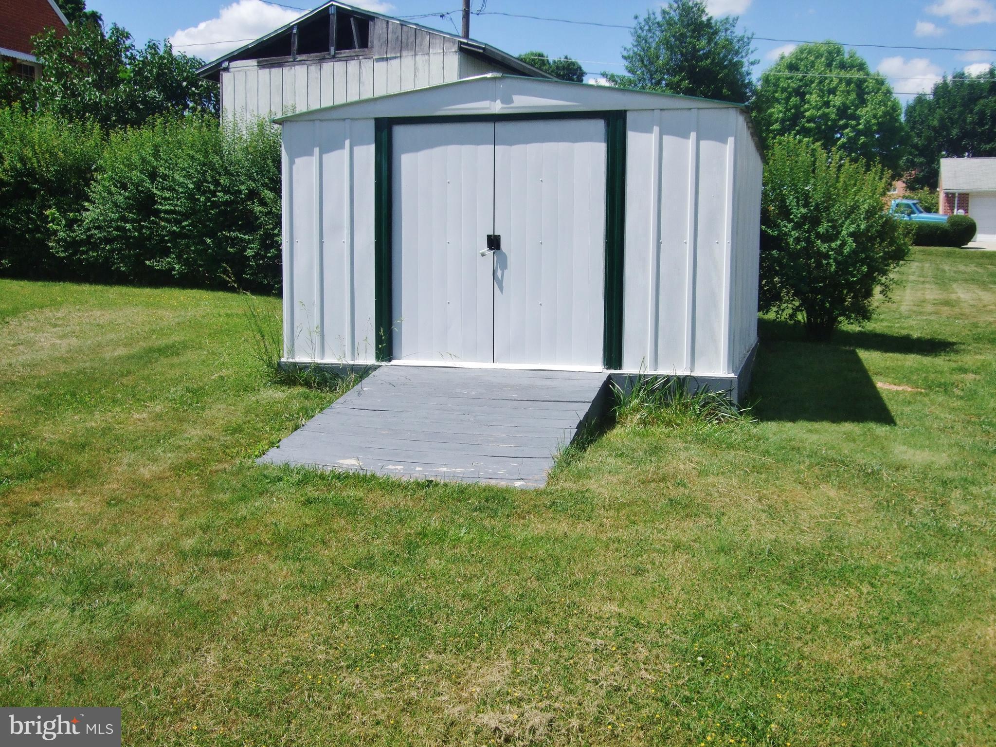 504 Poole Road Westminster, MD 21157 - Photo 5 of 26 Shed