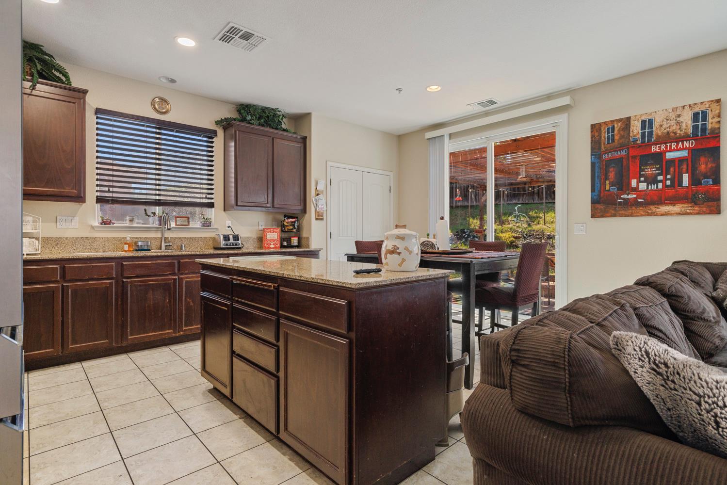 138 Rancho Bernado Court Bay Point, CA 94565 - Photo 11 of 48