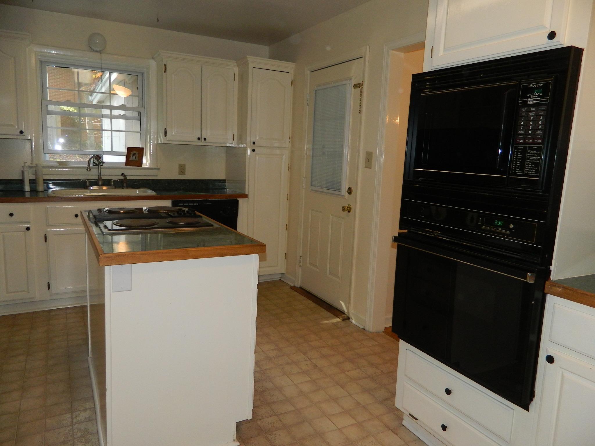 5821 Nottingham Road Knoxville, TN 37918 - Photo 11 of 20 kitchen 3