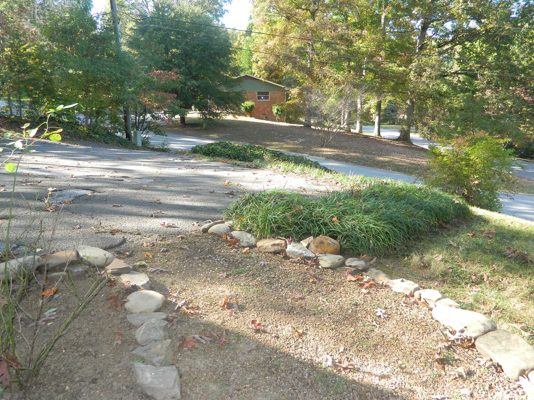 5821 Nottingham Road Knoxville, TN 37918 - Photo 17 of 20 landscaping