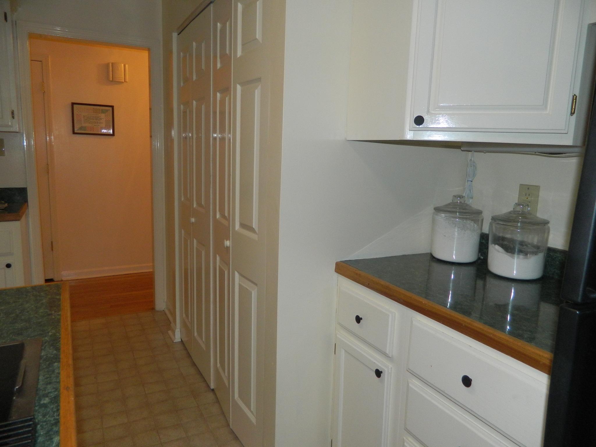 5821 Nottingham Road Knoxville, TN 37918 - Photo 4 of 20 kitchen 7