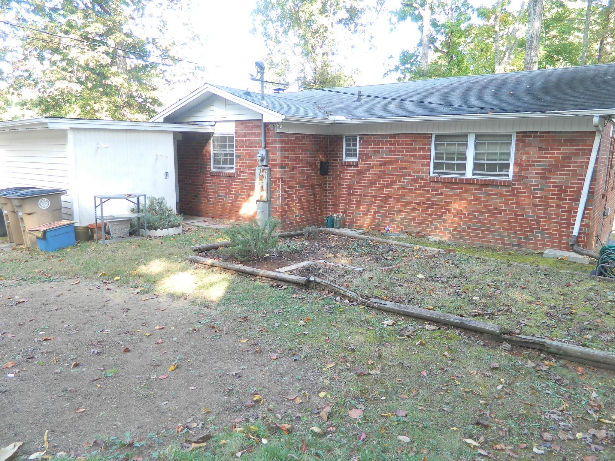 5821 Nottingham Road Knoxville, TN 37918 - Photo 10 of 20 back of house