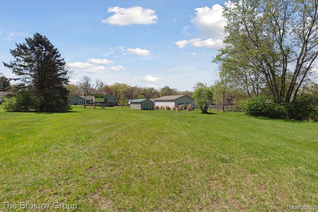 12441 County Line Road Ortonville, MI 48462 - Photo 40 of 43