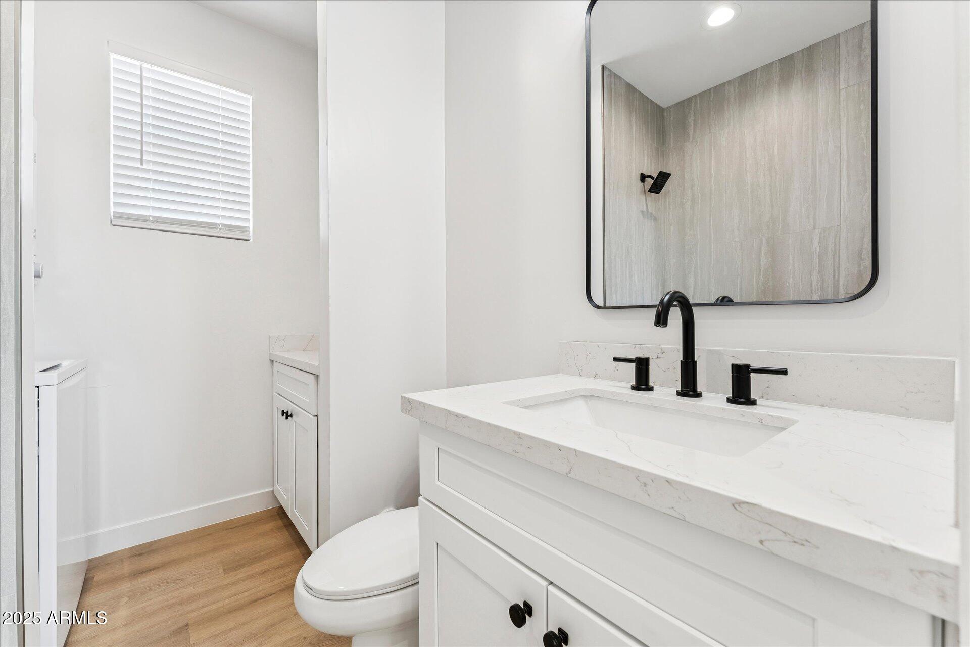 1508 West Sherman Street, Unit C Phoenix, AZ 85007 - Photo 8 of 15 09-009-bathroom