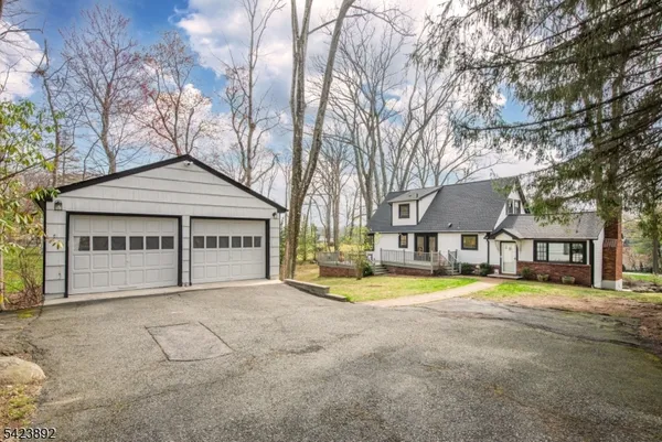 $980,000 | 289 Boulevard, Mountain Lakes, NJ 07046