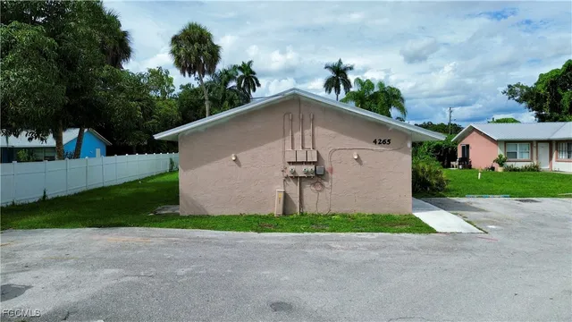 $1,250 | 4265 Desoto Avenue, Fort Myers, FL 33905