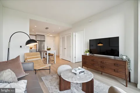 $3,050 | 1-5 Dock Street, Unit 2503, Philadelphia, PA 19106