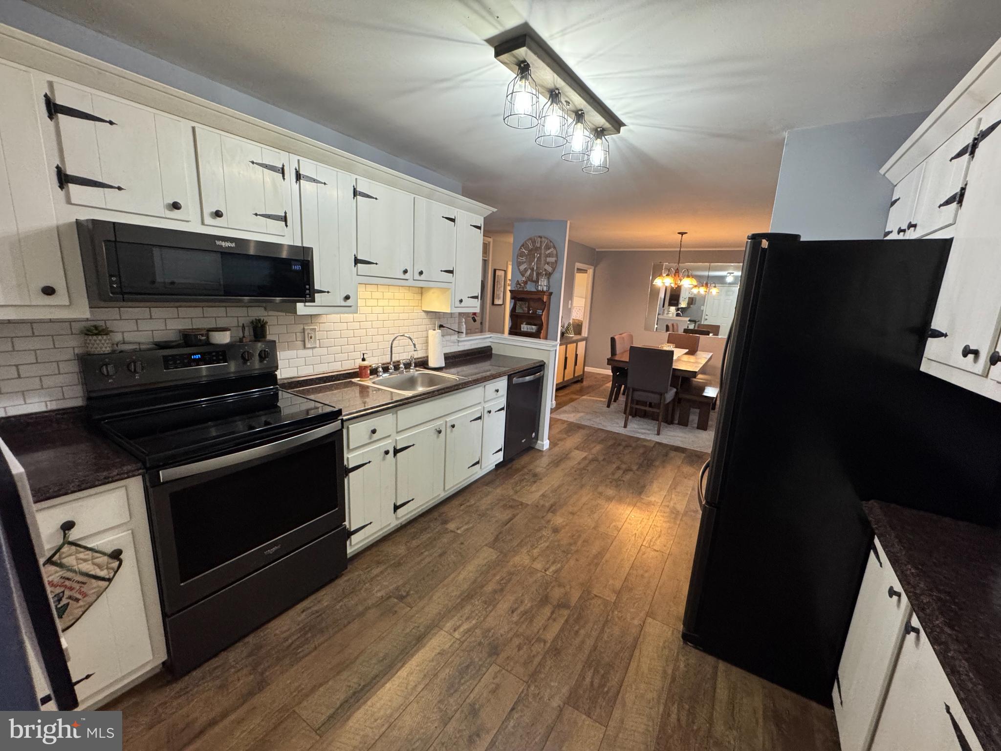 802 Dunbury Road Fairless Hills, PA 19030 - Photo 8 of 27 Kitchen