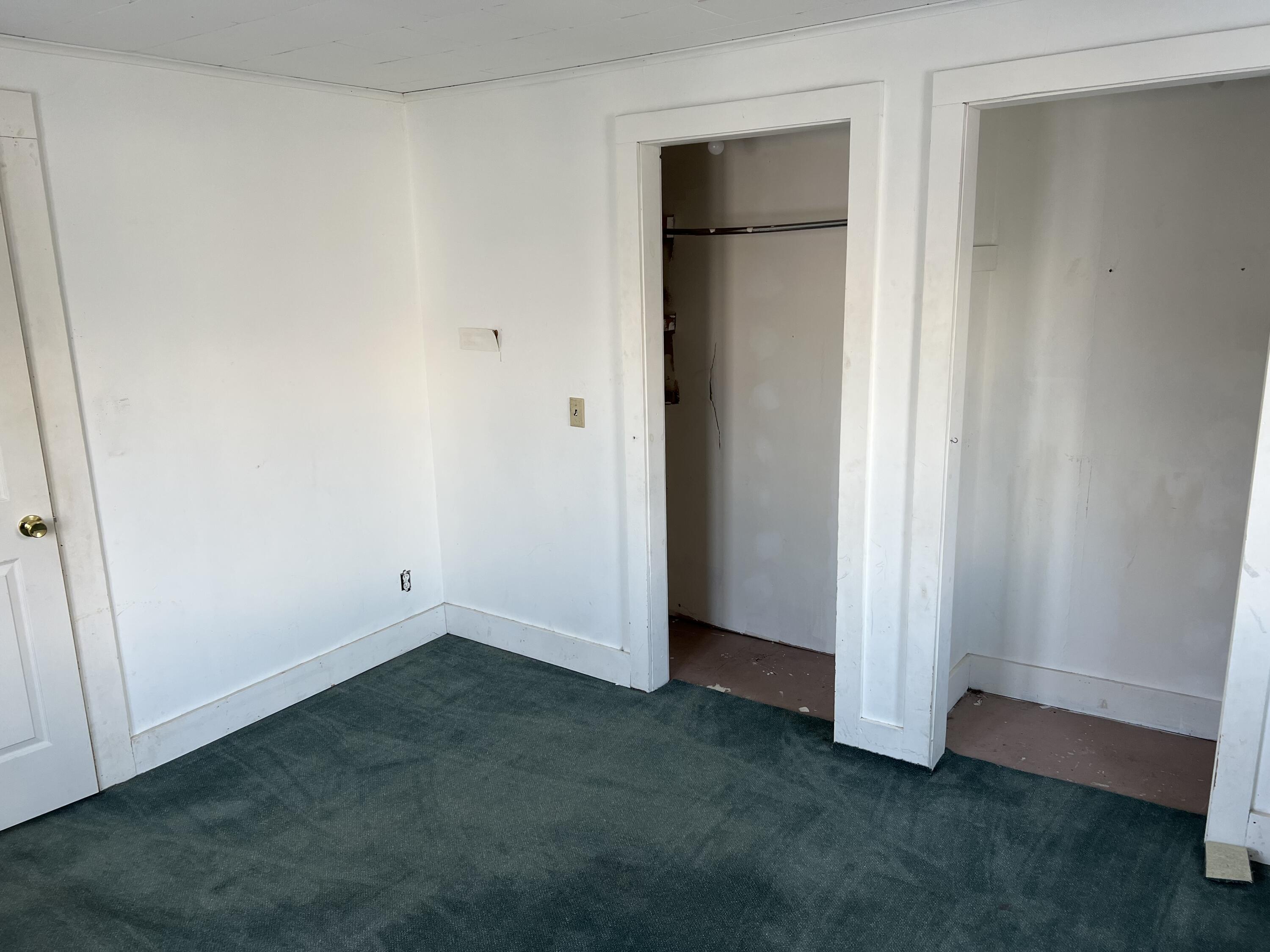 126 Lincoln Street Millinocket, ME 04462 - Photo 17 of 33 CD191158-EAE0-4C96-B521-961839A61F4A