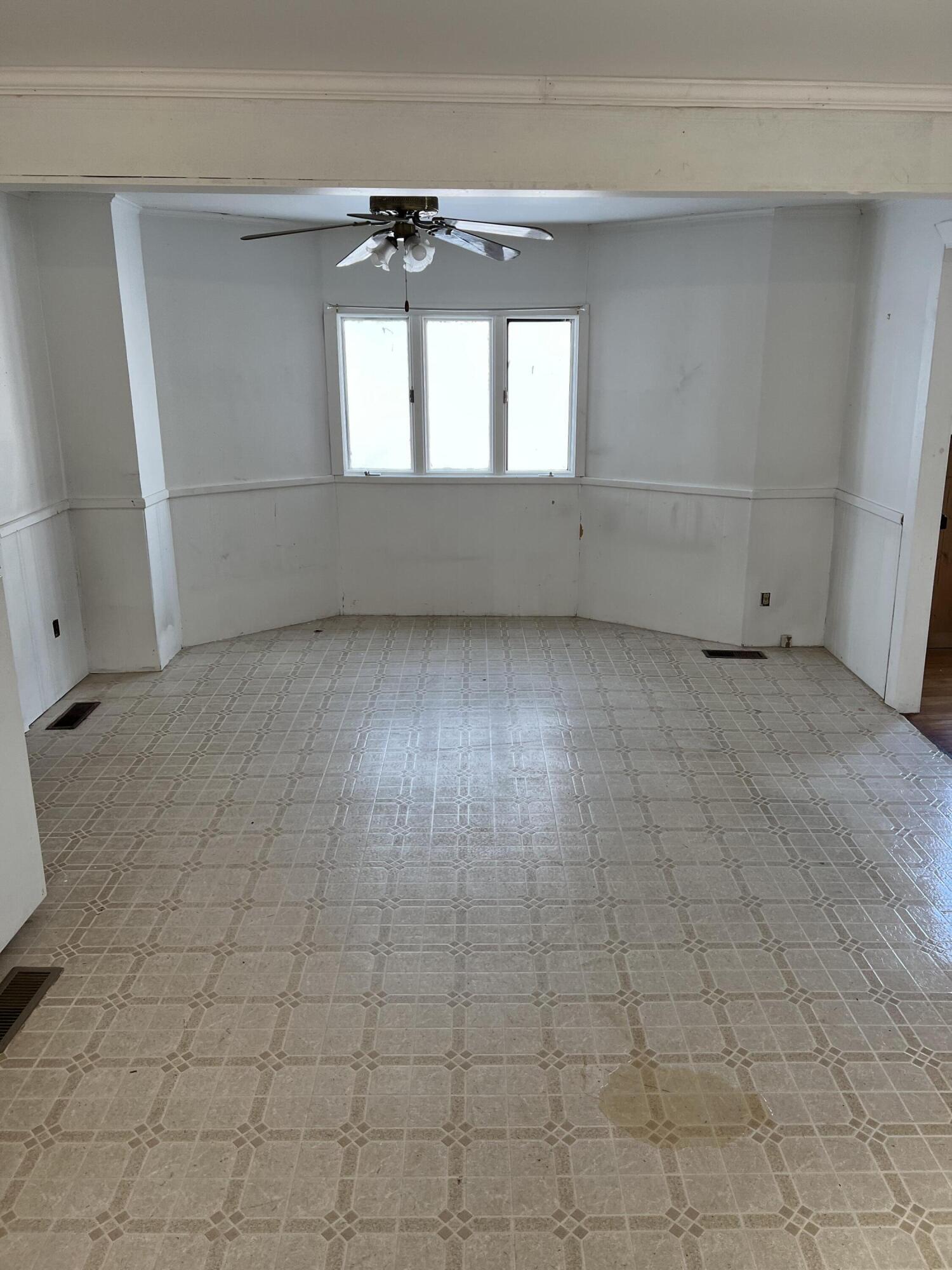 126 Lincoln Street Millinocket, ME 04462 - Photo 9 of 33 343AF7C4-A26C-45DD-9A26-485AB39A9035