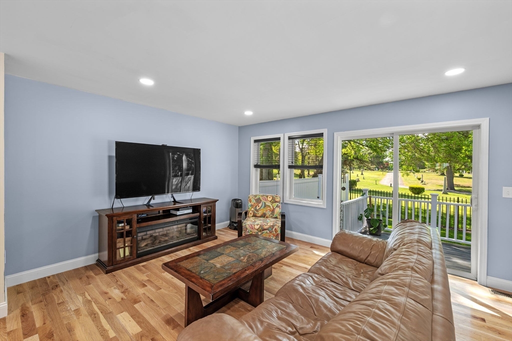 72 Manchester Street, Unit 72 Lowell, MA 01852 - Photo 4 of 41