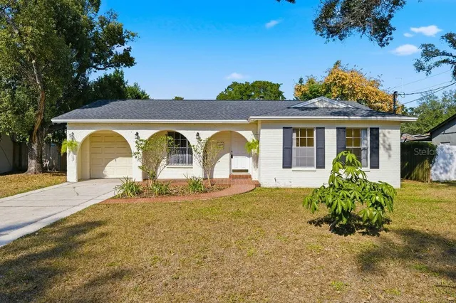 $375,000 | 2105 West Barclay Road, Tampa, FL 33612