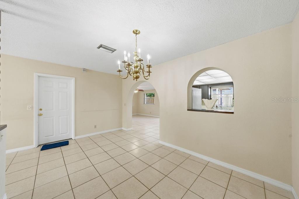 2105 West Barclay Road Tampa, FL 33612 - Photo 11 of 63