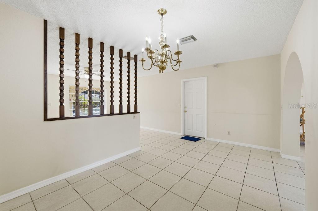 2105 West Barclay Road Tampa, FL 33612 - Photo 12 of 63