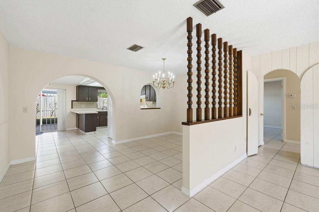 2105 West Barclay Road Tampa, FL 33612 - Photo 13 of 63