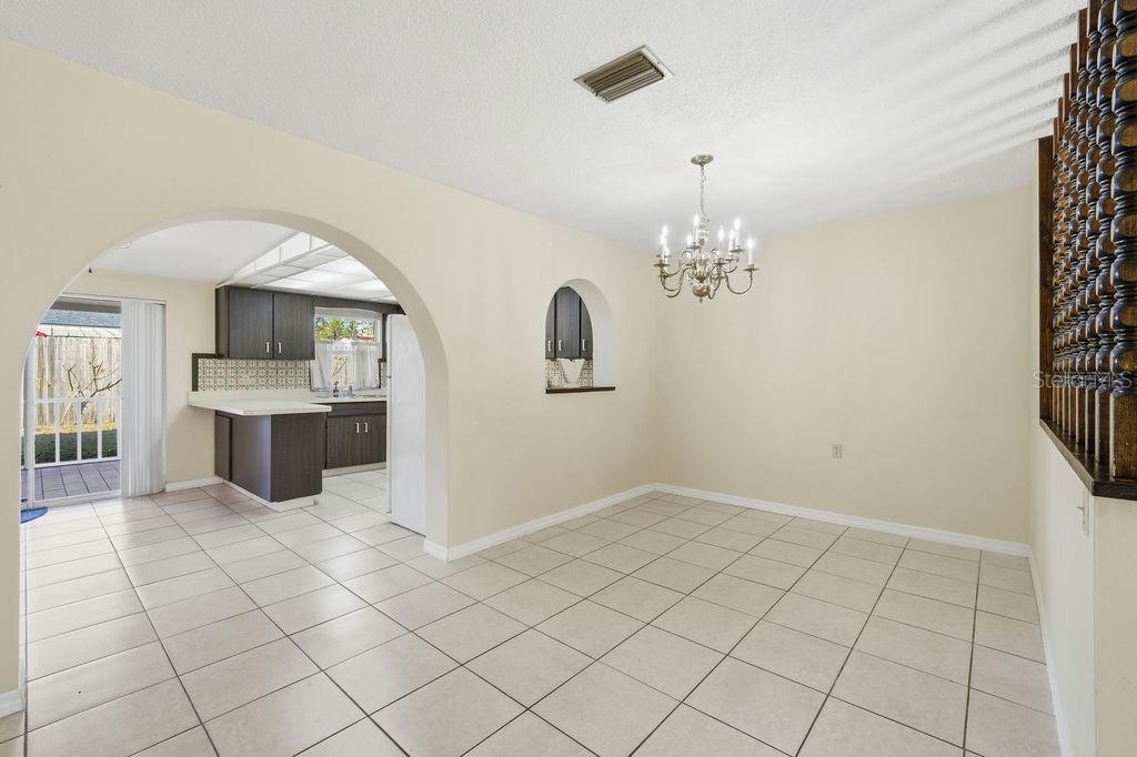 2105 West Barclay Road Tampa, FL 33612 - Photo 18 of 63