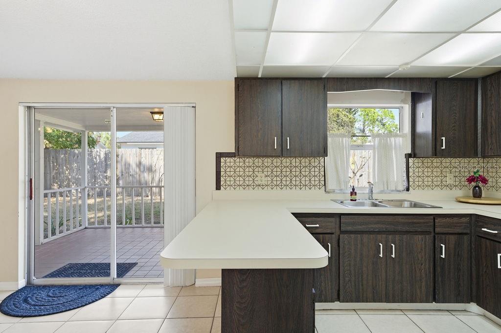 2105 West Barclay Road Tampa, FL 33612 - Photo 20 of 63