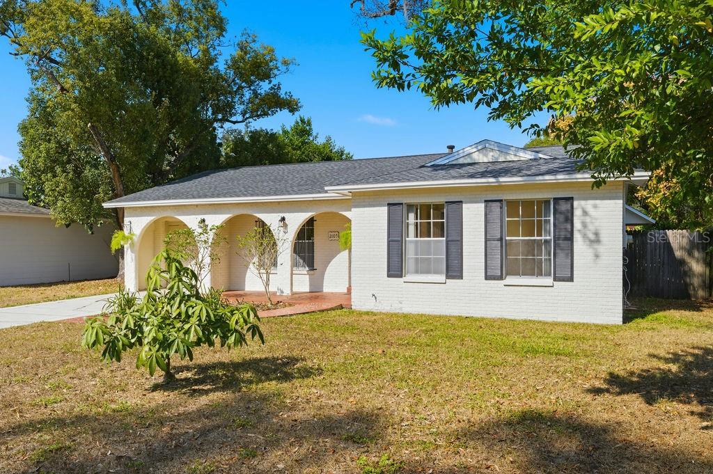 2105 West Barclay Road Tampa, FL 33612 - Photo 3 of 63