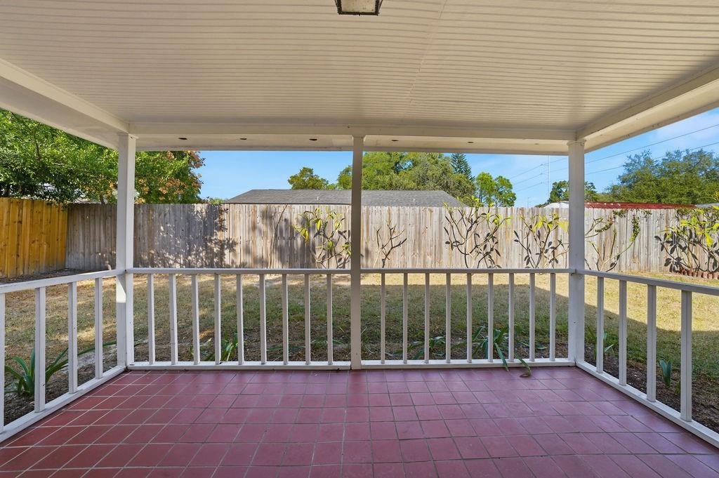 2105 West Barclay Road Tampa, FL 33612 - Photo 39 of 63