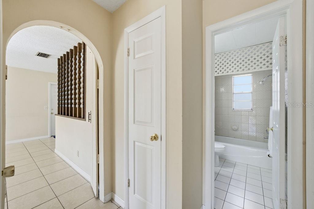 2105 West Barclay Road Tampa, FL 33612 - Photo 41 of 63