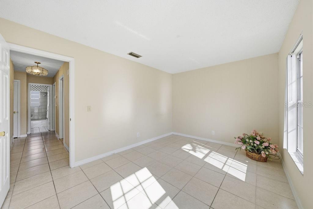 2105 West Barclay Road Tampa, FL 33612 - Photo 43 of 63