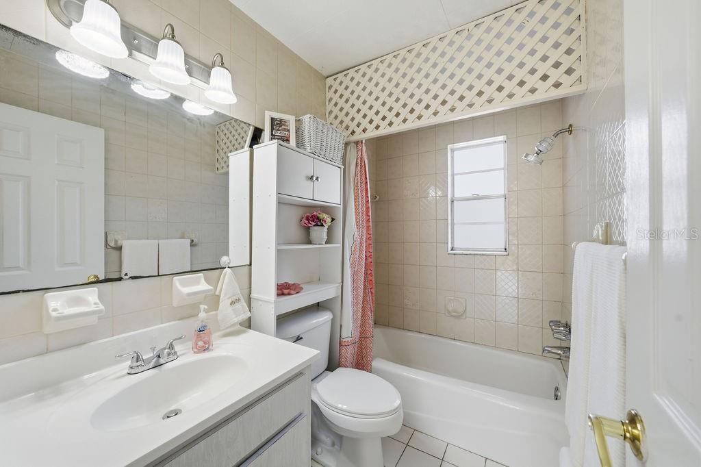 2105 West Barclay Road Tampa, FL 33612 - Photo 54 of 63