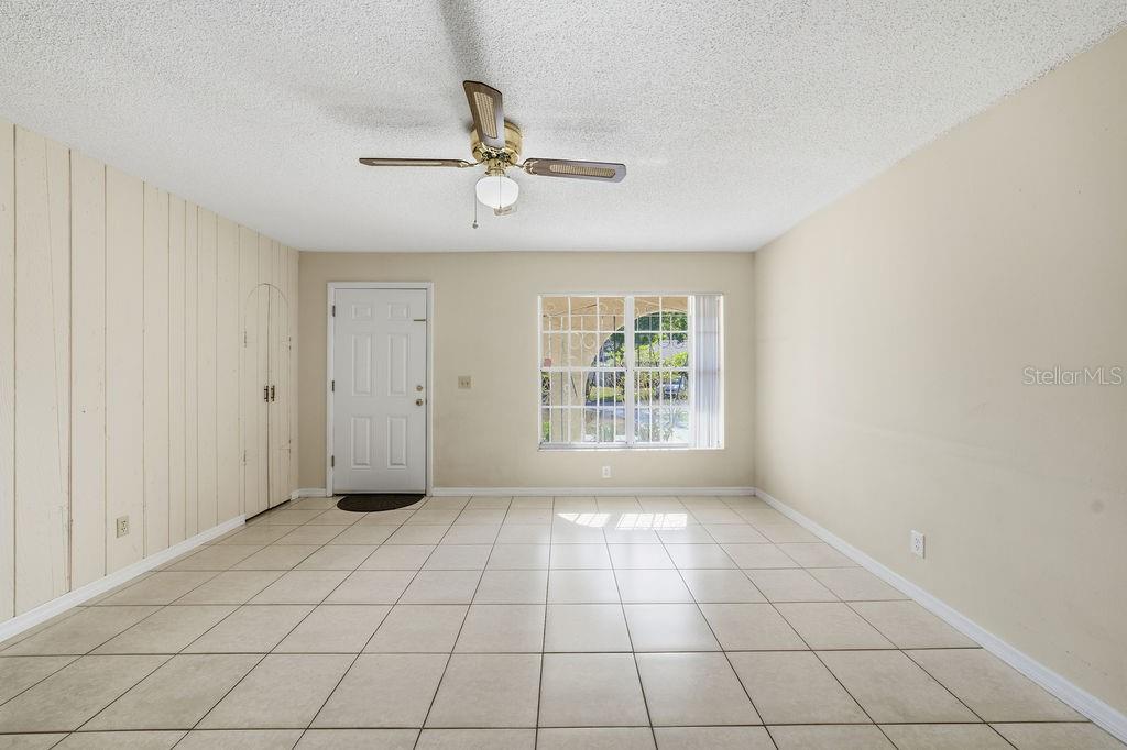 2105 West Barclay Road Tampa, FL 33612 - Photo 9 of 63