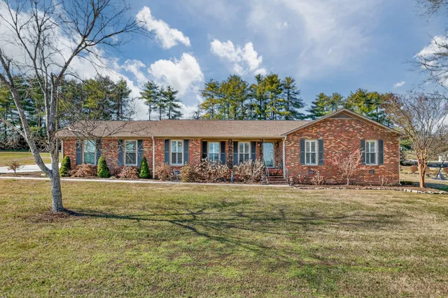 $329,000 | 1886 Wellsbrook Drive, Fayetteville, TN 37334