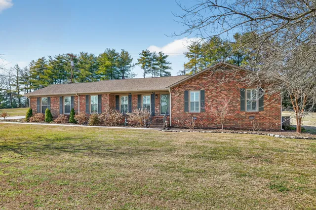 $329,000 | 1886 Wellsbrook Drive, Fayetteville, TN 37334