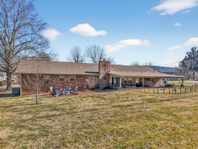 $329,000 | 1886 Wellsbrook Drive, Fayetteville, TN 37334