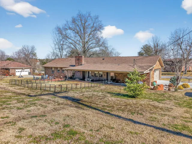 $329,000 | 1886 Wellsbrook Drive, Fayetteville, TN 37334
