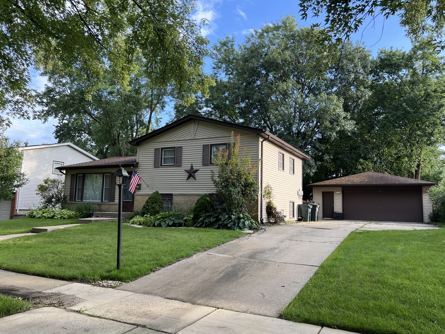 5717 Dover Road Oak Forest, IL 60452 - Photo 2 of 16 Gallery Image 2