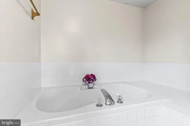 a close up view of washer and dryer