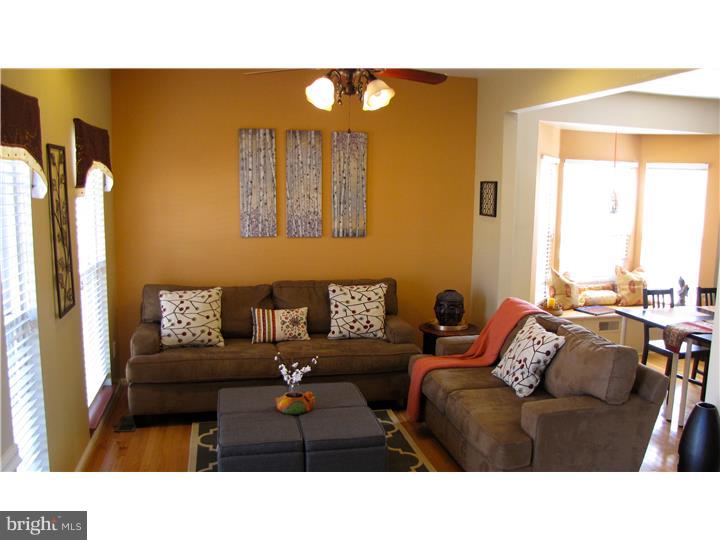35 Cherry Tree Court Spring City, PA 19475 - Photo 2 of 25 Living Room