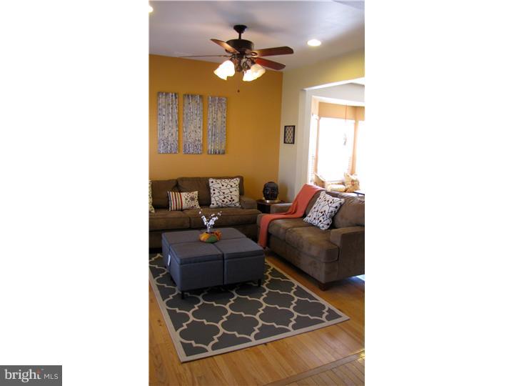 35 Cherry Tree Court Spring City, PA 19475 - Photo 3 of 25 Living Room