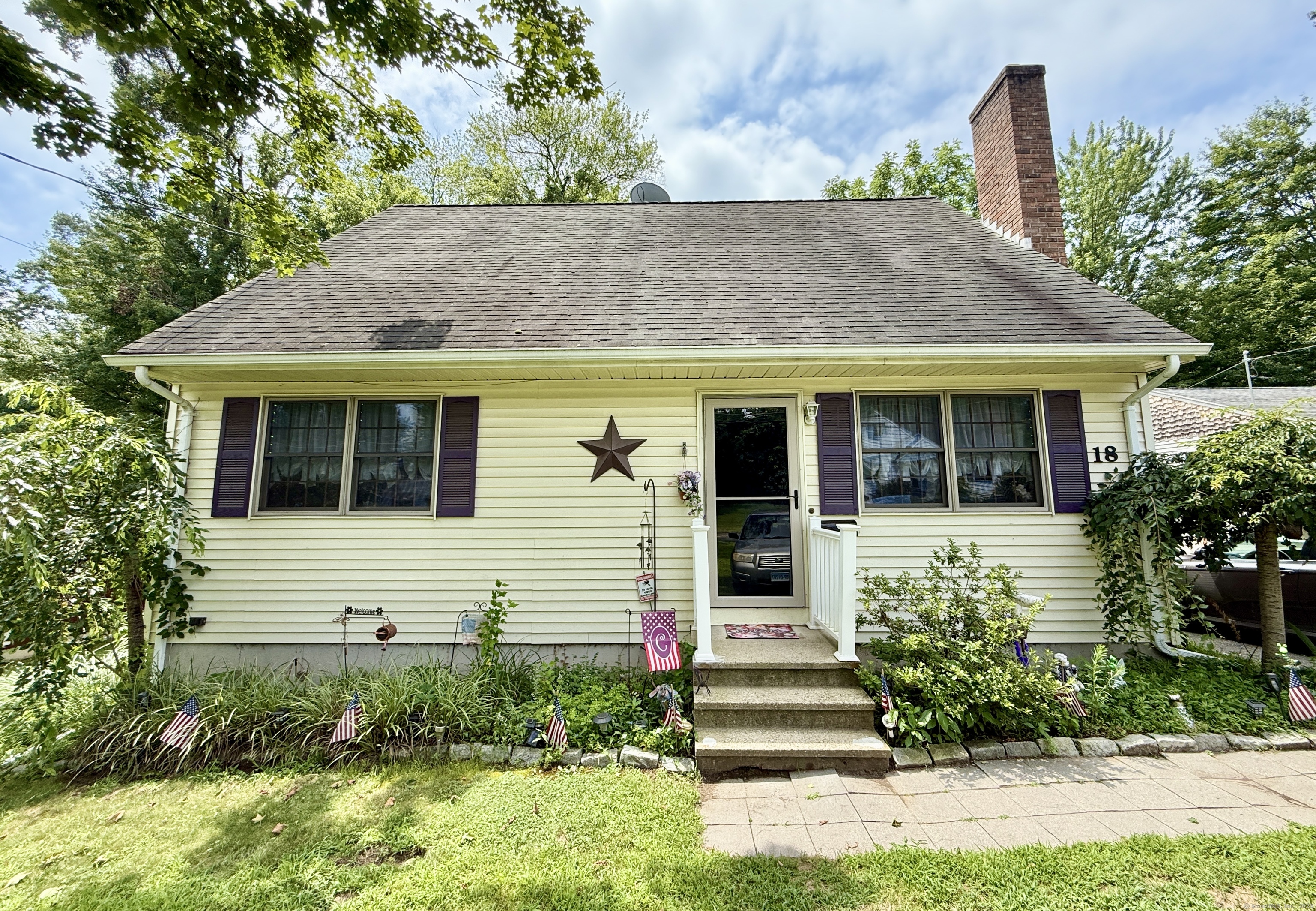 a view of house with front door
